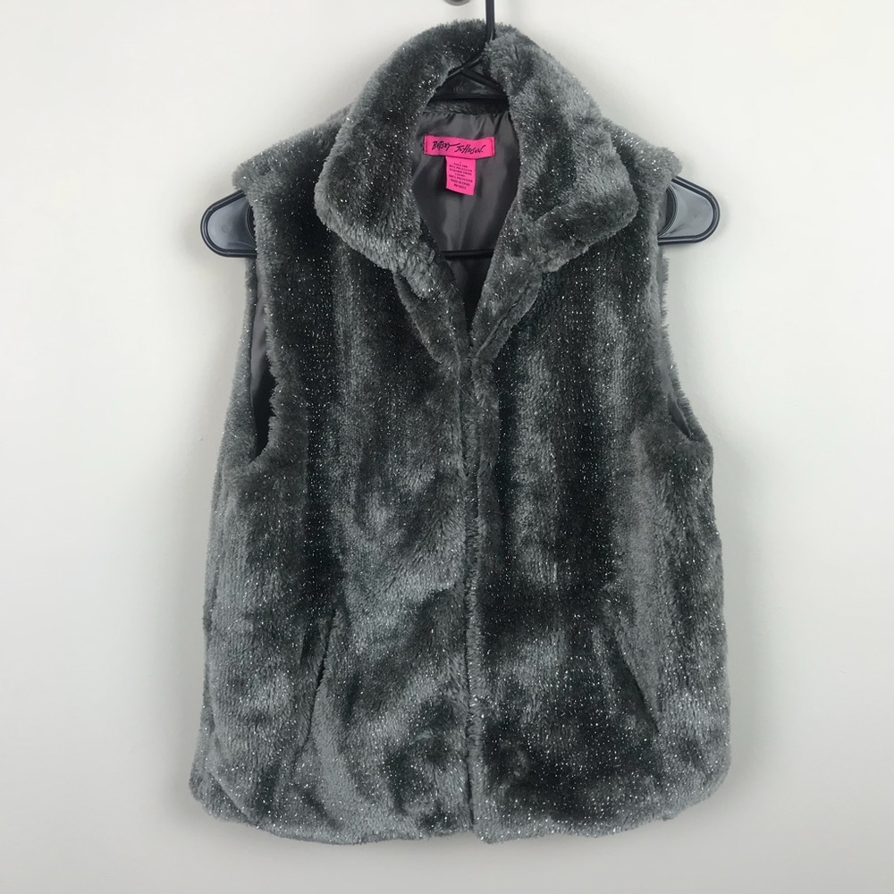 BETSEY JOHNSON/ faux fur vest